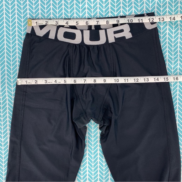 Under Armour NWT Boys' Black HeatGear Armour 3/4 Leggings, Large - Picture 9 of 16